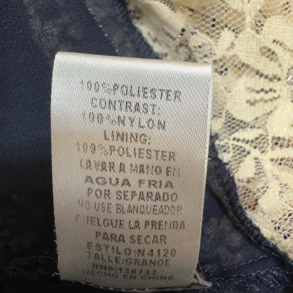 Umgee Women's Size L Black Floral Flowy Button Up Blouse w/ Lace Trim  3464 - Picture 8 of 10